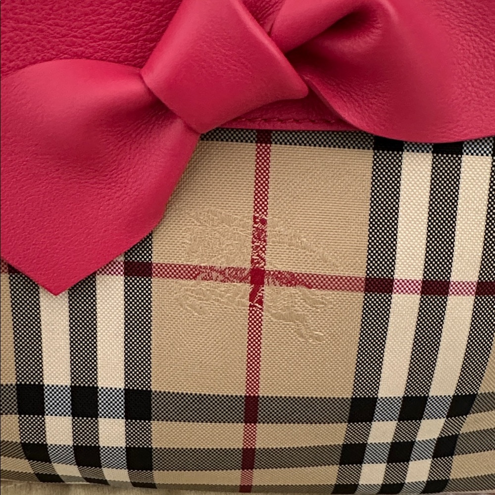 Authentic Burberry Beige Crossbody with Pink Bow Trim - Picture 3 of 13